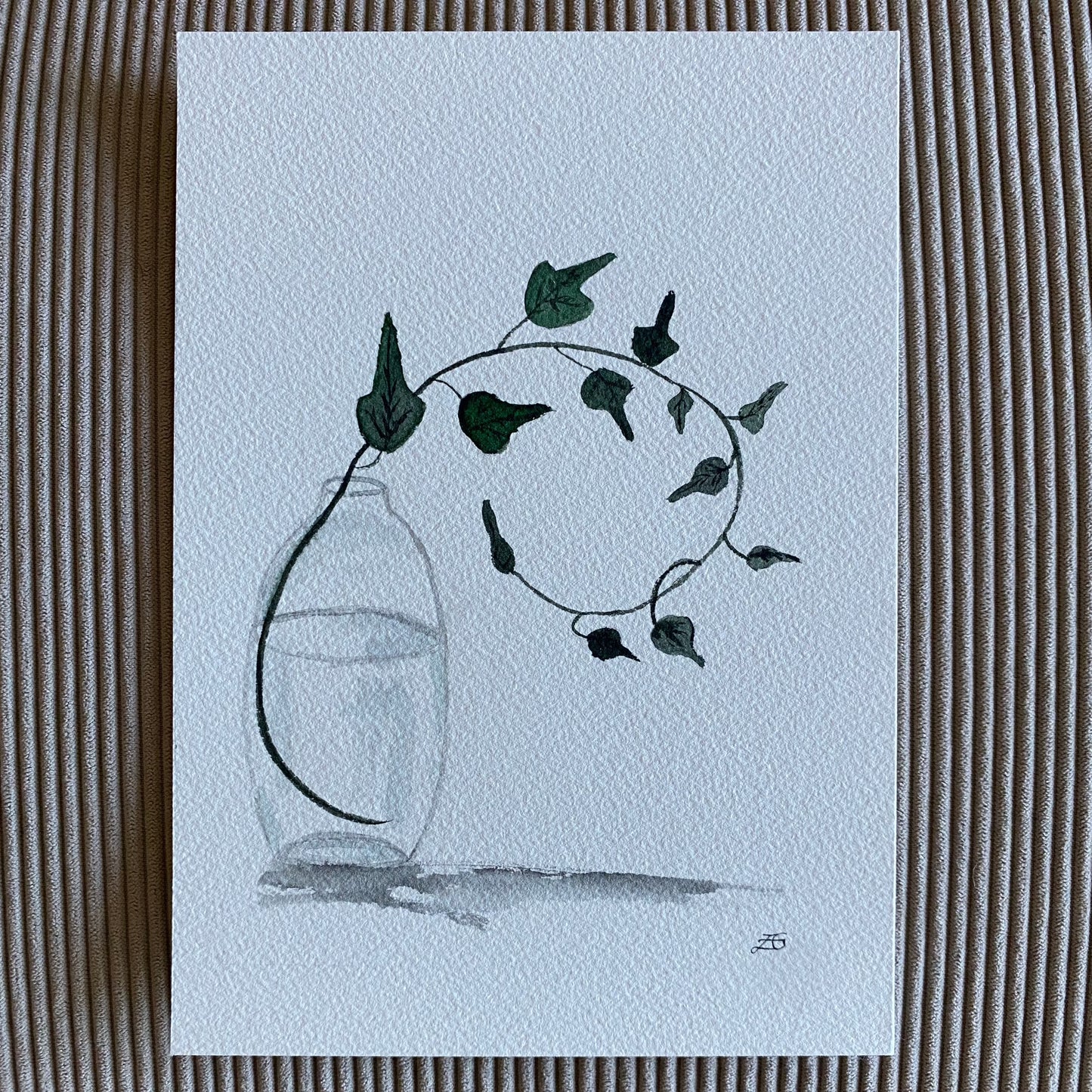 lvy ln Vase